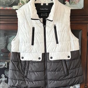 Calvin Klein Women's Black and White Puffer Vest